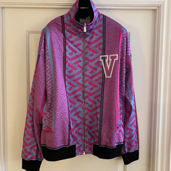 FULL LOOK - SHOP THE LOOK VERSACE FULL LOOK La Greca V Jacket and Pants - Picture 2 of 14